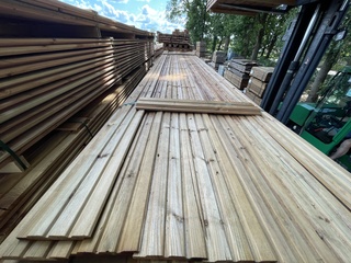 Ca. 105x Channelsiding bruin geimpregneerd, 18x127mm, lengte 540cm